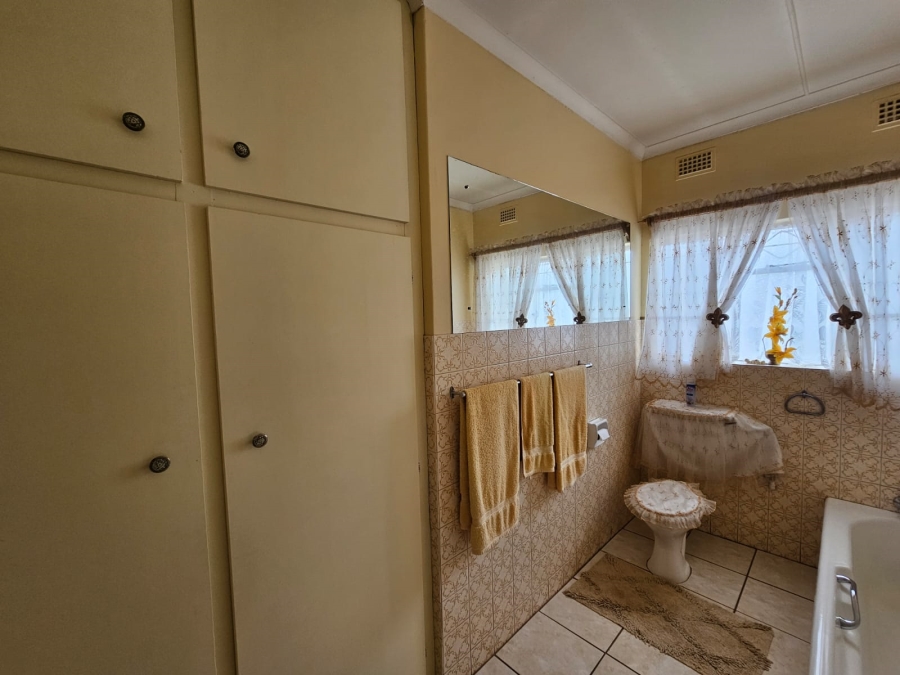 4 Bedroom Property for Sale in Odendaalsrus Free State